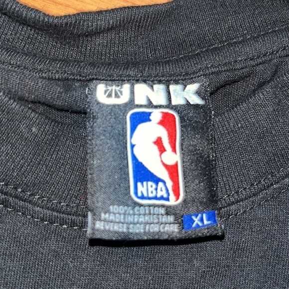 UNK NBA men’s Chicago Bulls black and red short sleeve Tshirt Size XL - Picture 4 of 8